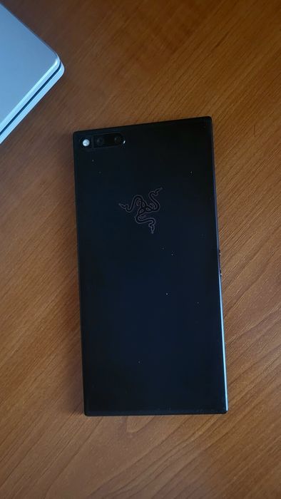 Telefon Razer P1
