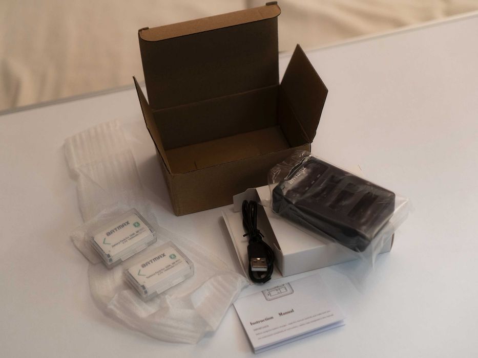 Incarcator + 2 baterii Sony NP-BX1 Batmax