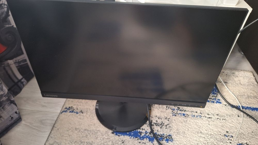 Vând monitor Lenovo