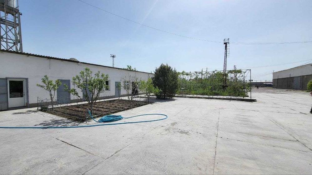 Baza sotiladi 2.3 ga