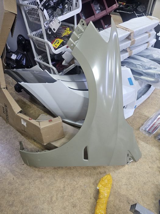 Крыло, телевизор, усилитель Монза chevrolet monza