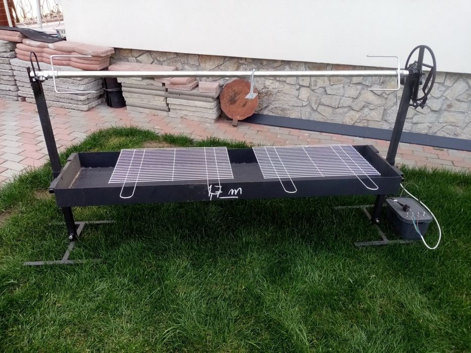 Rotisor electric cu trei viteze