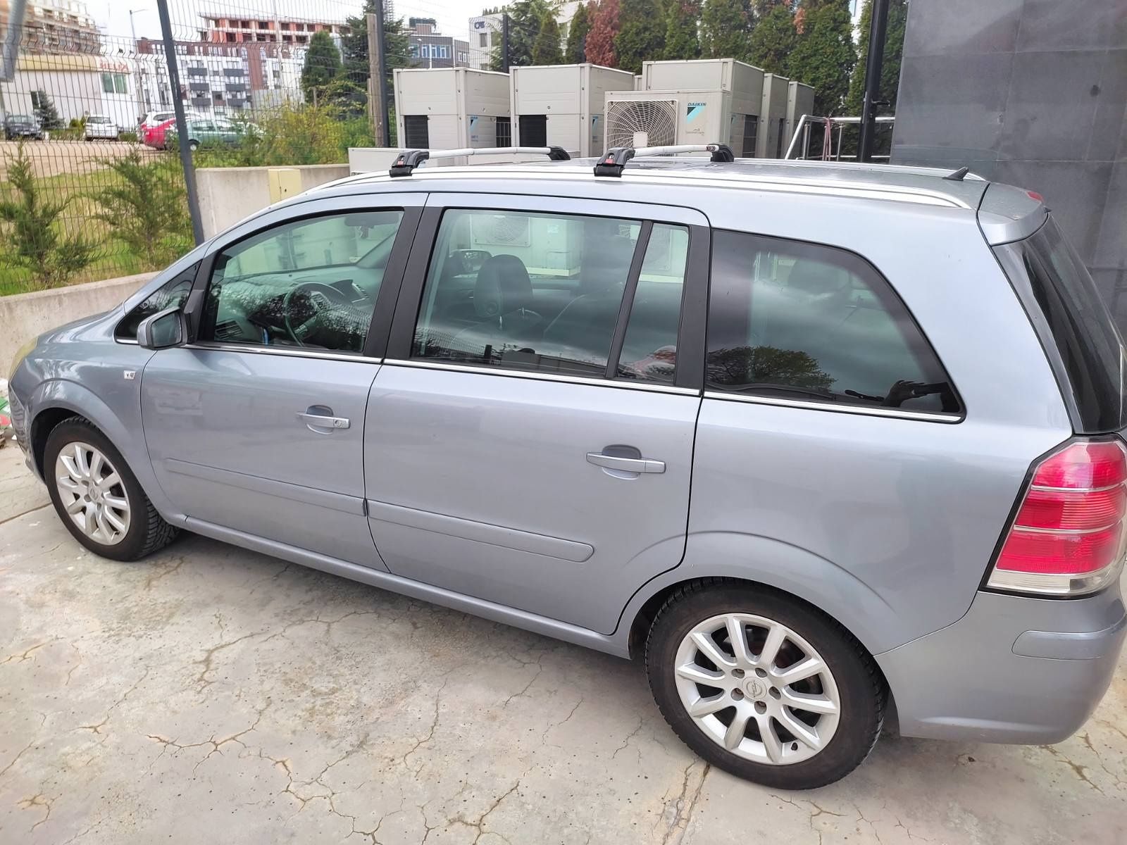 Opel Zafira 1.6, 7-местен