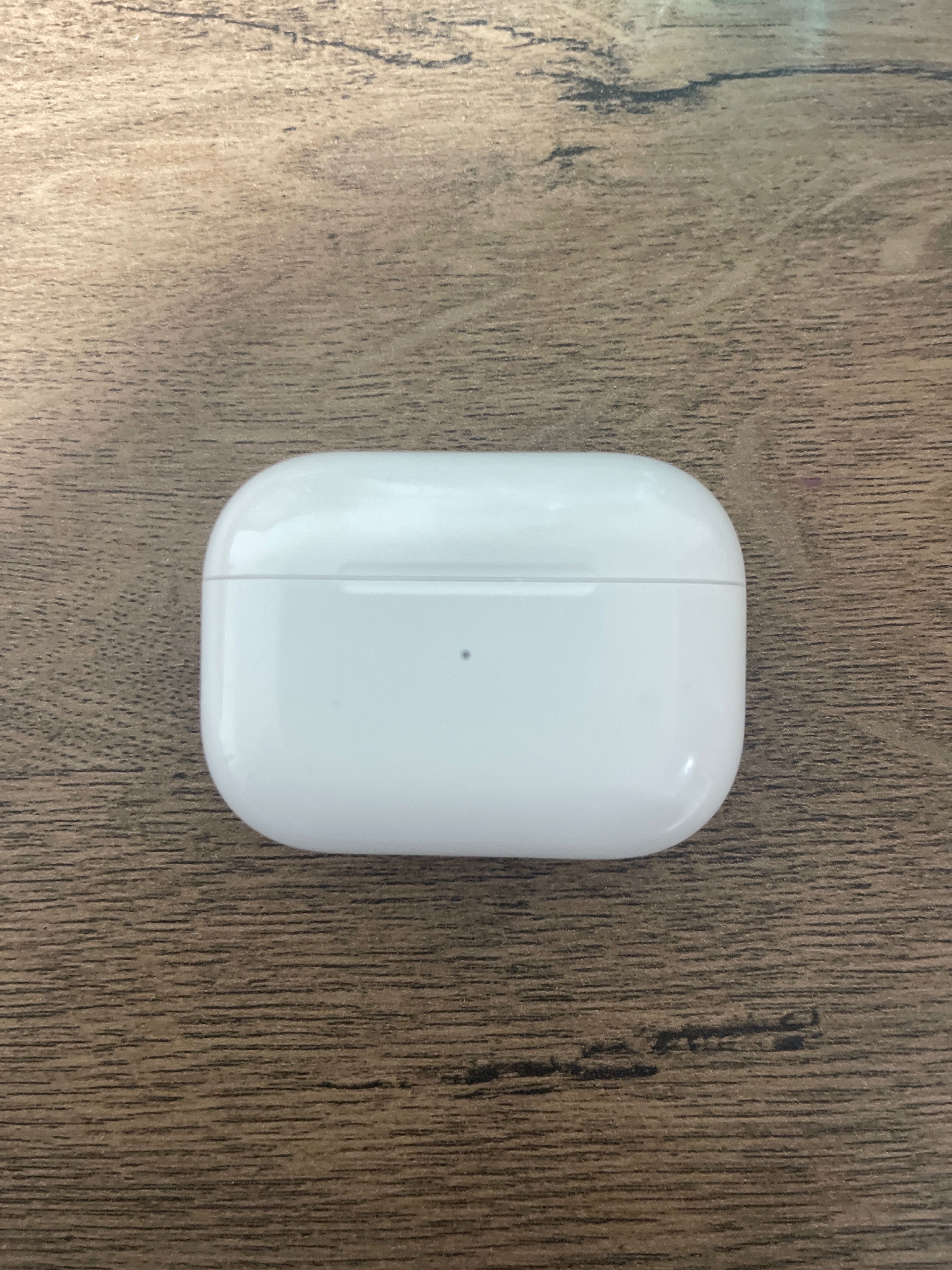AirPods case 1 generation