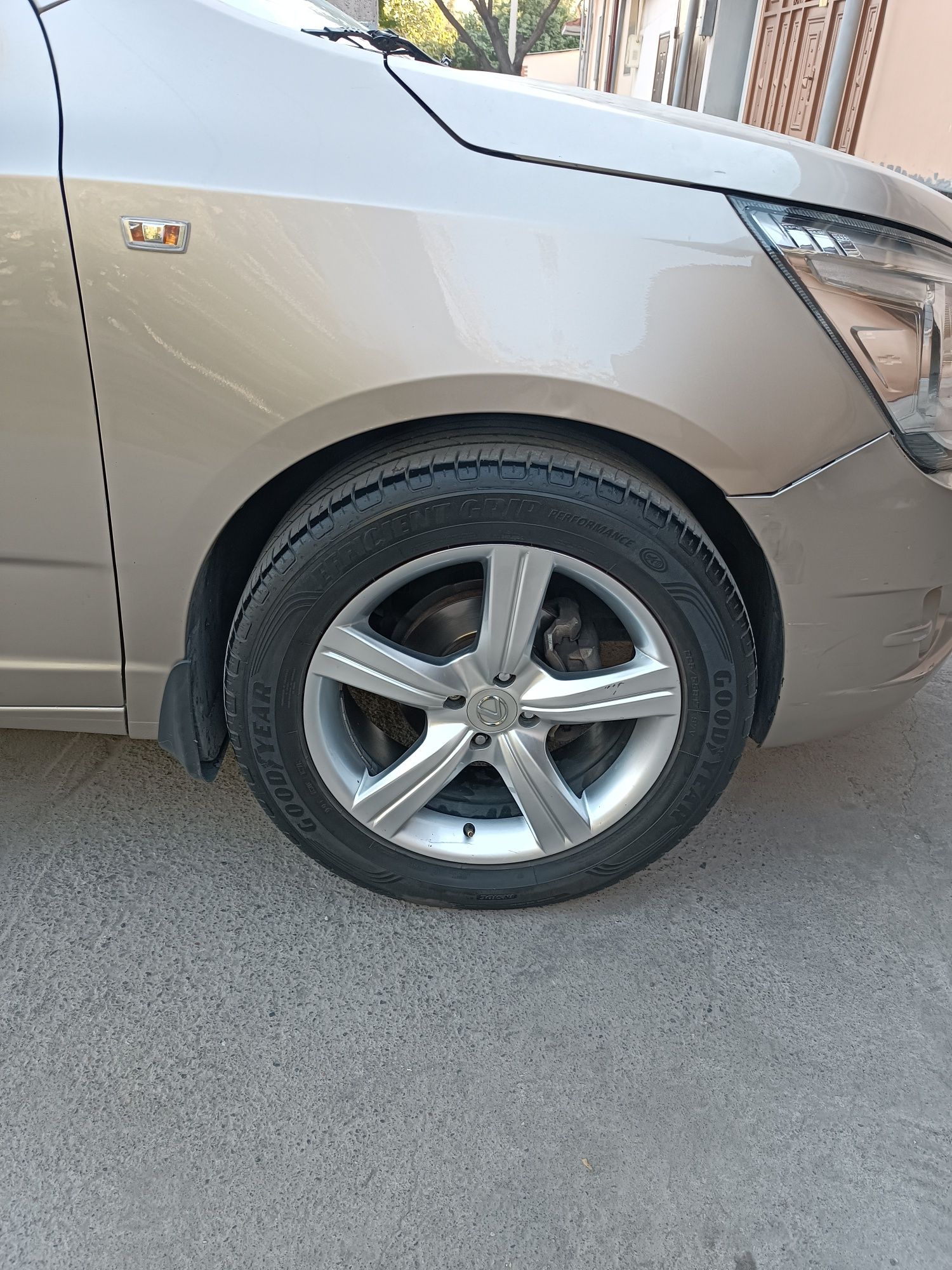Kobalt Diska Balon Leksus stil 215 55 R17 Holati yaxshi