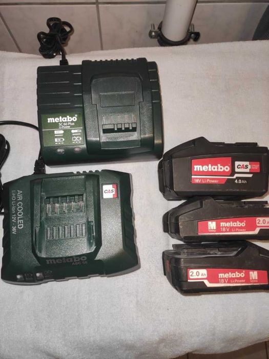 Metabo încărcător și acumulatori 4,Au, 2Ah.