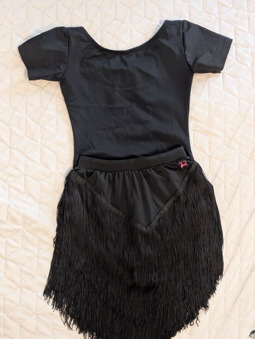 Трико и пола за спортни танци