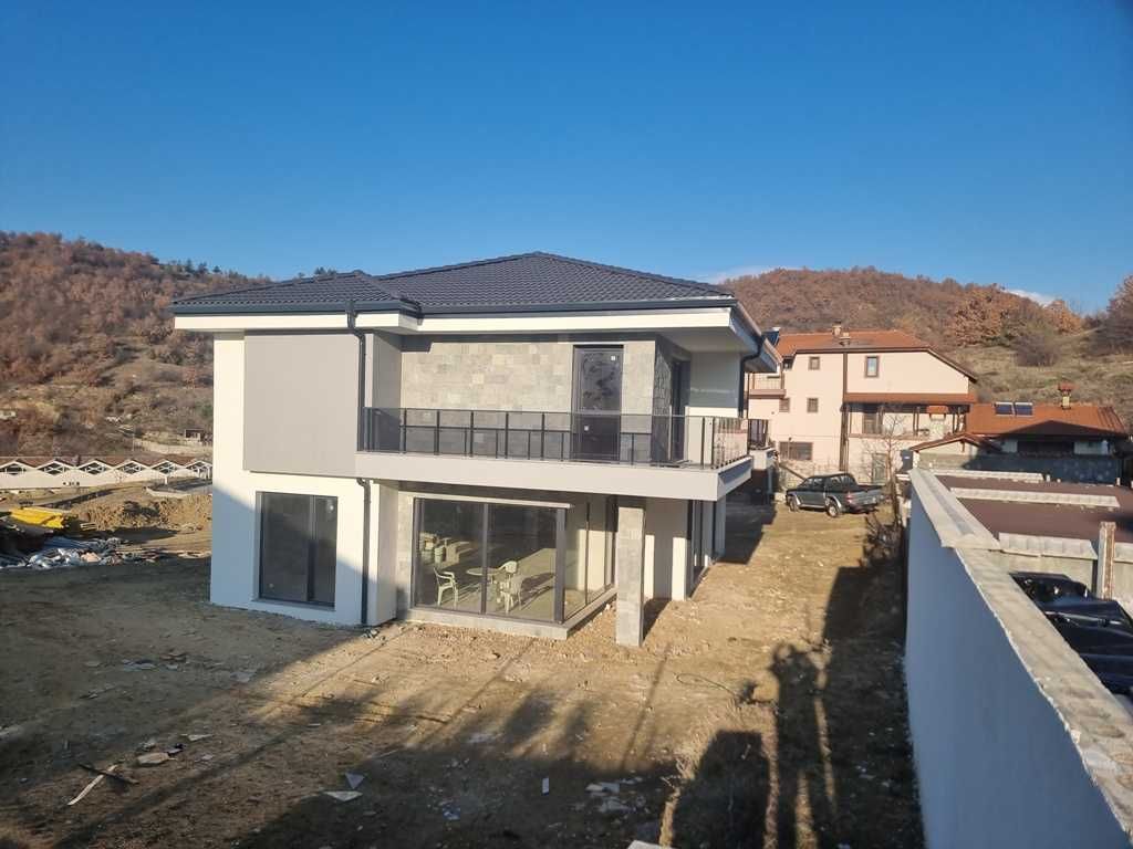 Луксозна къща за продажба