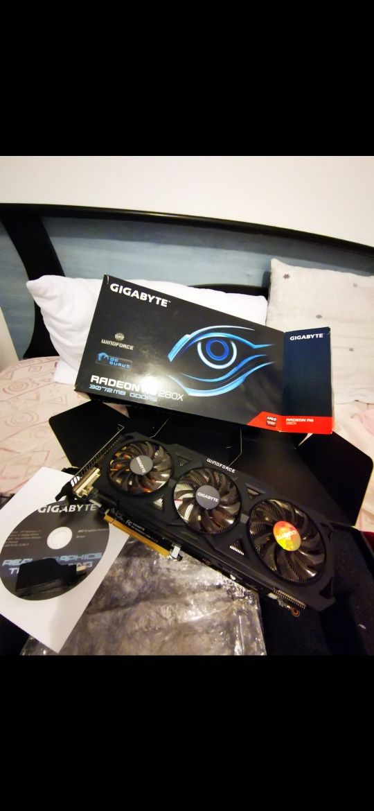 Placa video r9 280x 3GB Gigabyte