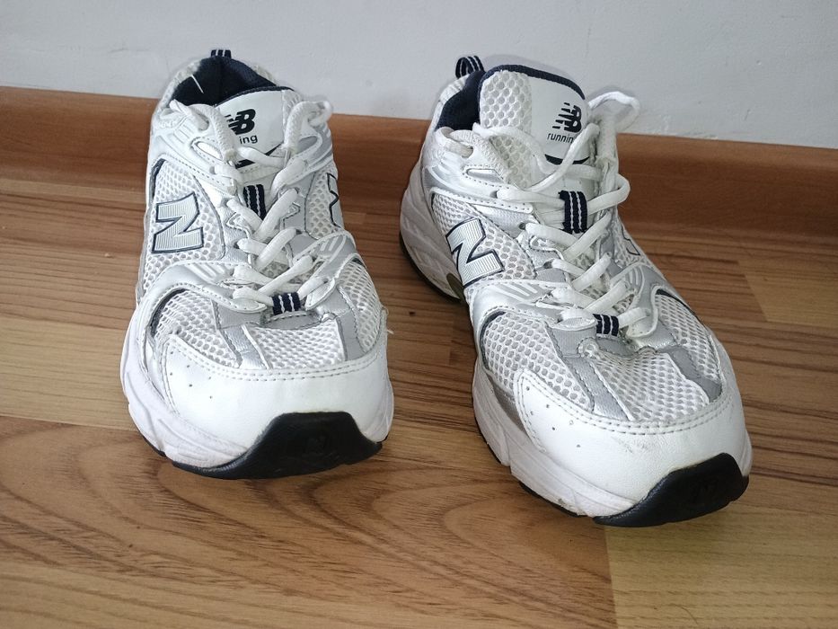 Adidasi New Balance 530