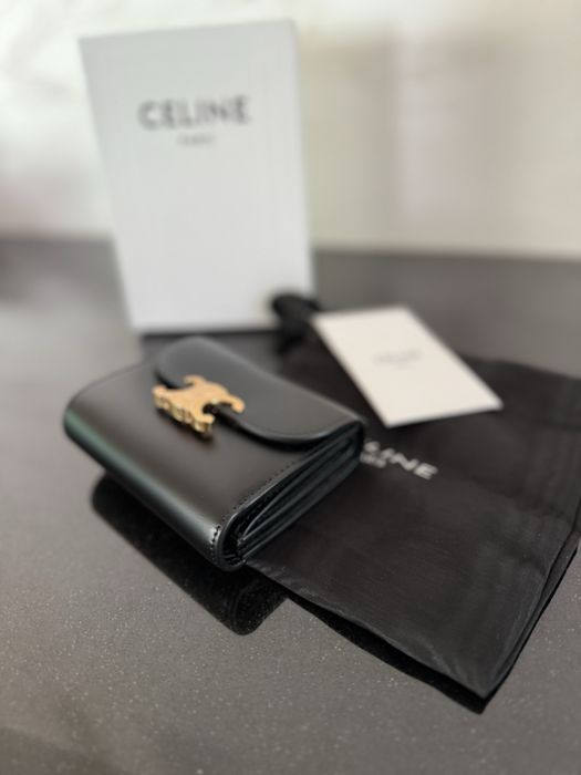 Celin портмоне ест.кожа пълен комплект 179лв