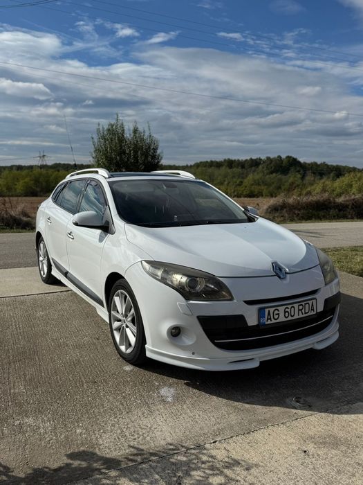 Megane 3 1.9
•Panoramic
• Bluetooth
• Buzunar ascuns