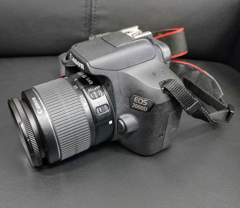 Фотоапарат Canon EOS 2000D