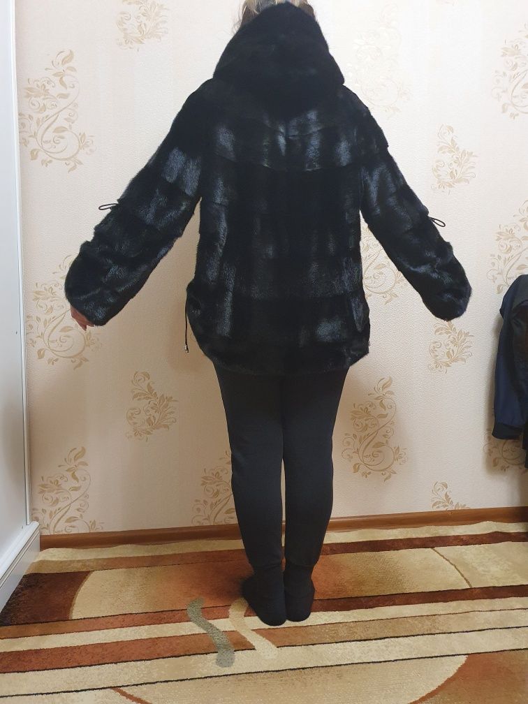 Продам шубу норковую