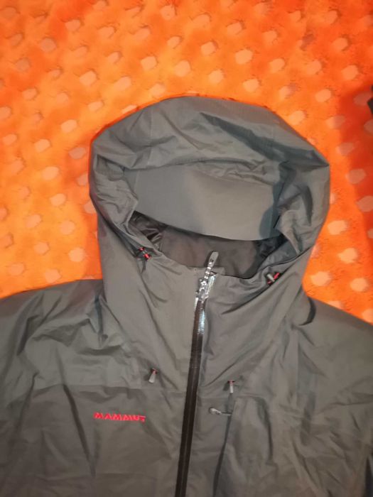 MAMMUT DryTech Premium 
Мъжко изолирано водоустойчиво яке