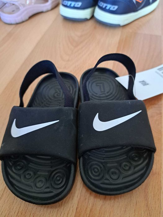 Обувки за момче и момиче