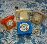 Телефонные аппараты  и  радиоприемник  советских времен