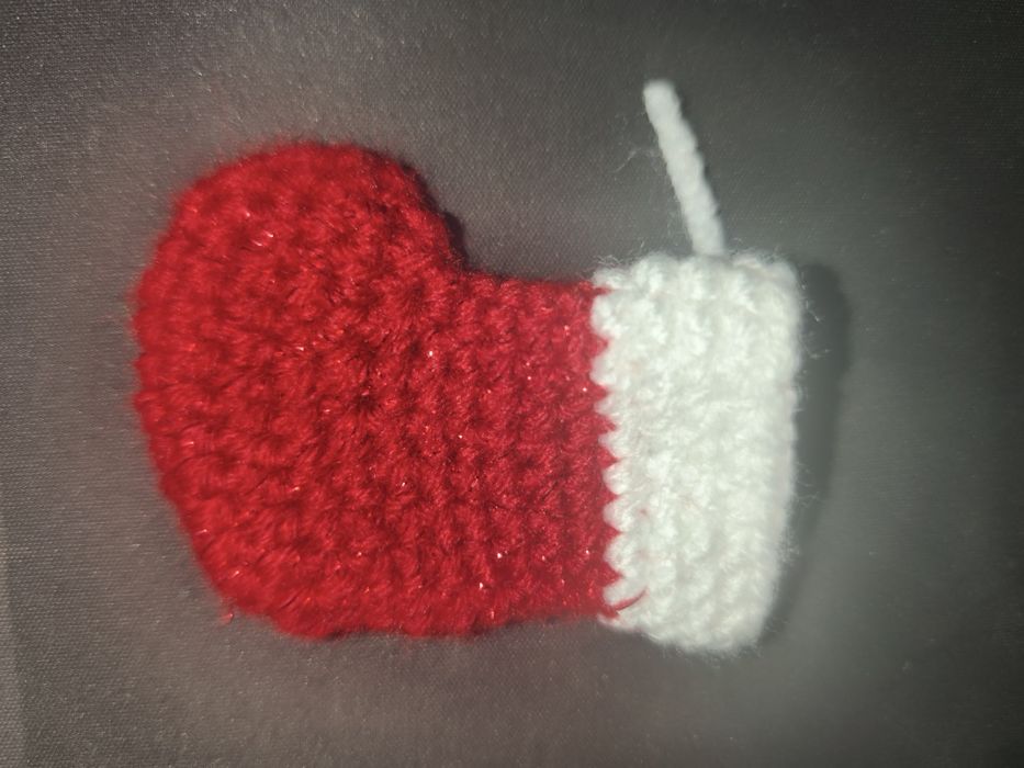 Figurine lucrate manual,la comanda execut și flori