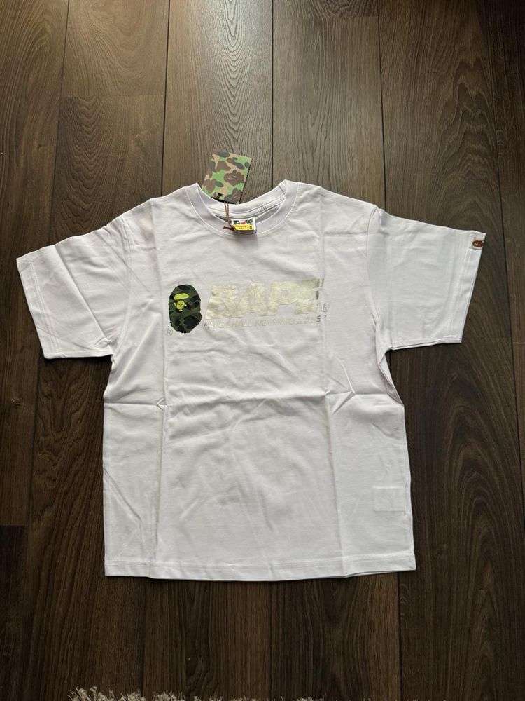 различни тениски Bape, A bathing ape T-shirt