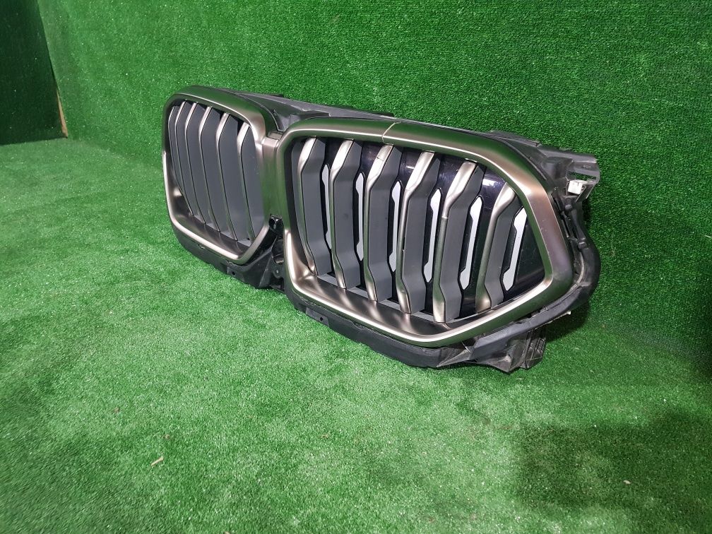 Grila radiator/grila activa aer BMW X6 M 2019-2022 cu defect