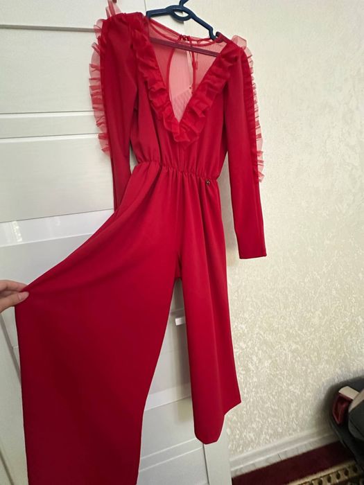 Продам комбинезон вечерний новый Италия