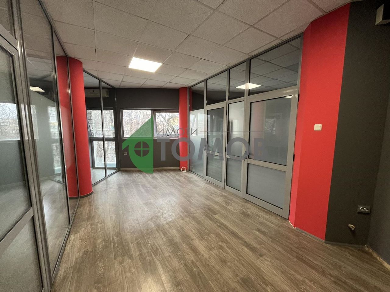 Продава се Офис в Шумен, Център - 40 кв.м за 1000 €/кв.м - Снимка #1