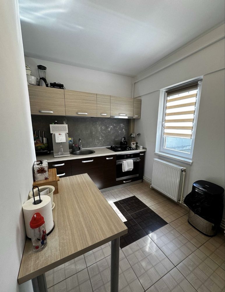 Inchiriez apartament 3 camere