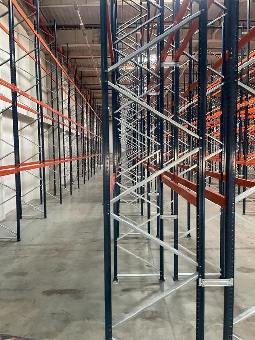 Rafturi metalice industriale reglabile 
Avem orice dimensiuni livram i