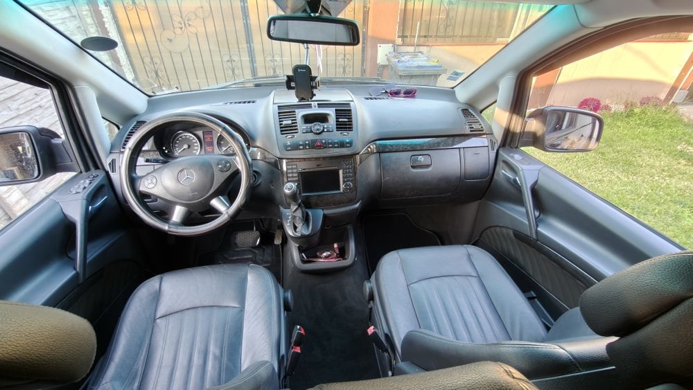 Vând Mercedes Viano