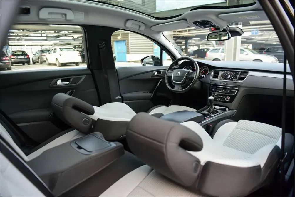 Peugeot 508 Primul proprietar in Romania. Masina de familie utilizata in concedii.