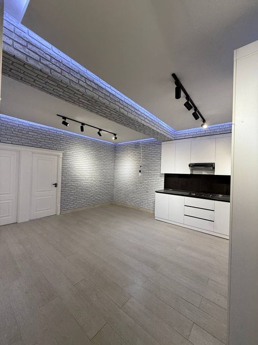 Продаётся люкс 100м2 3х ком новостройка на 4-этаж Вокзал Ширин Табака