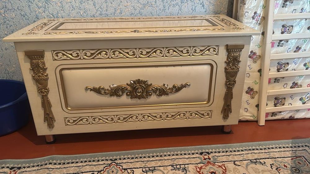 Сандық сатылады.