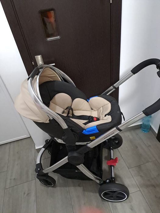 Vând cărucior 3 în 1 Mothercare