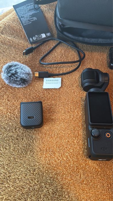 DJI Osmo Pocket 3, Creator Combo