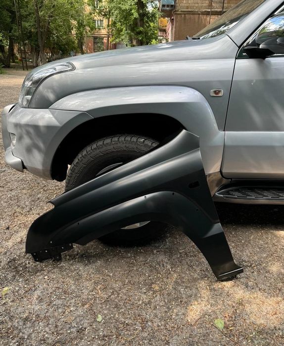 Крыло переднее Toyota land cruiser Prado 120 lexus GX 470