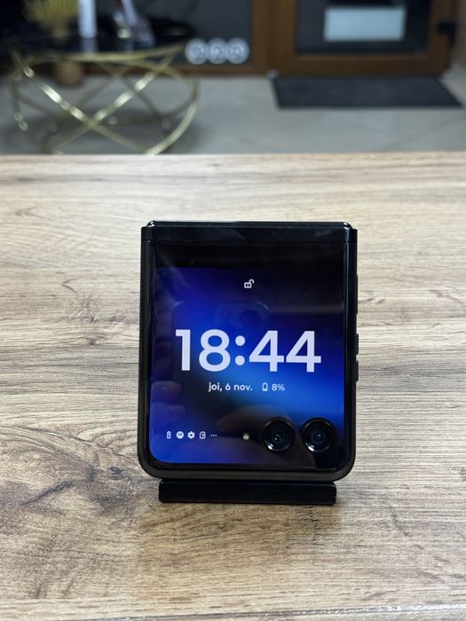 Motorola Razr 40 Black 256Gb - Stare foarte buna - Garantie