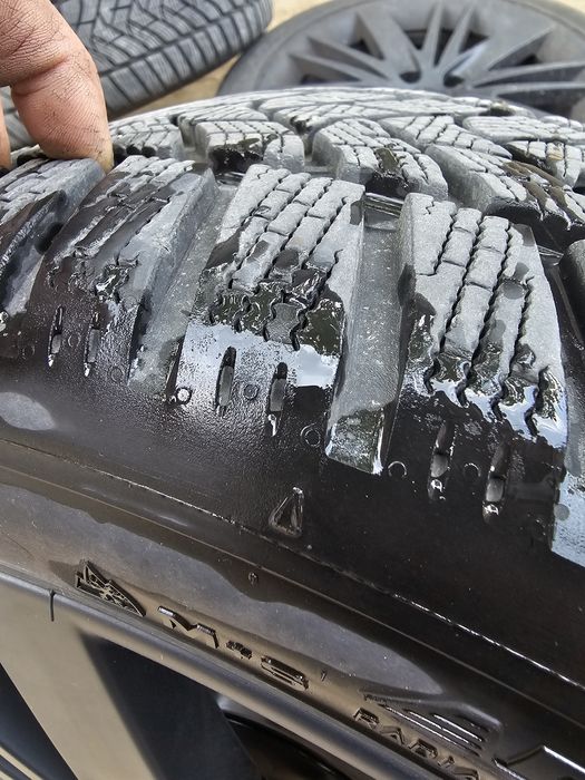 Vând roți Renault Laguna 3