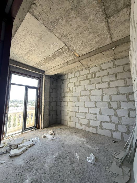 Срочно продается 2х ком., кв., на литературном 2/5/9 57м2