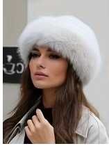 Продам шапку новую, красивую, под норку. Для костюма Снегурочки можно