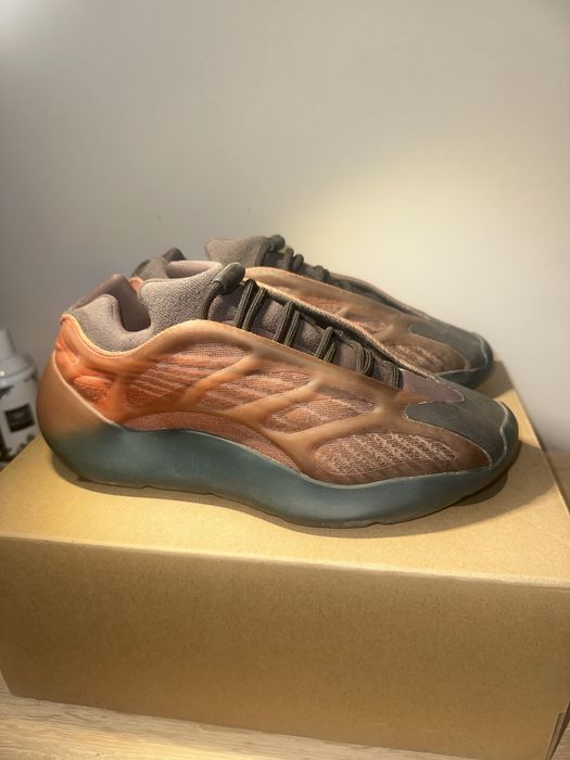 Adidas yeezy 700 V3 Copper Fade