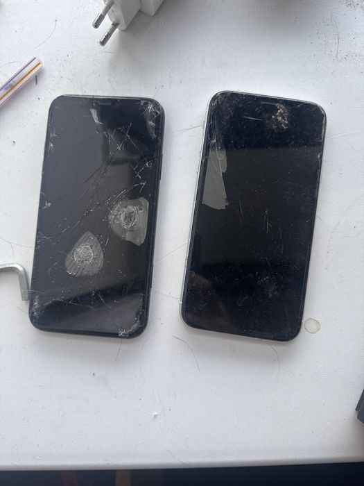 айфон 10 белый и черный