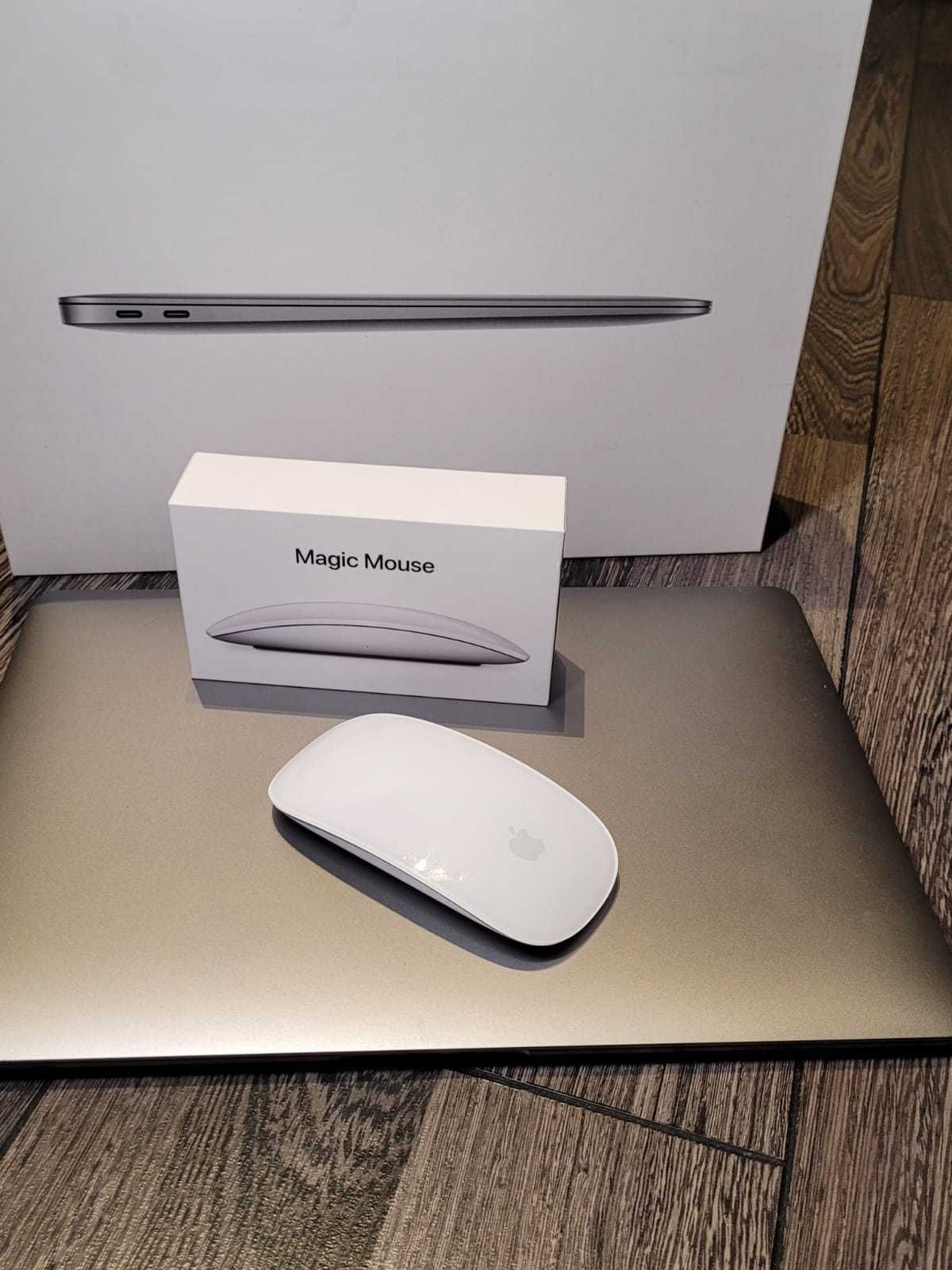 Apple MacBook Air 2018+ Apple Magic Keyboard+ Apple Magic Mouse