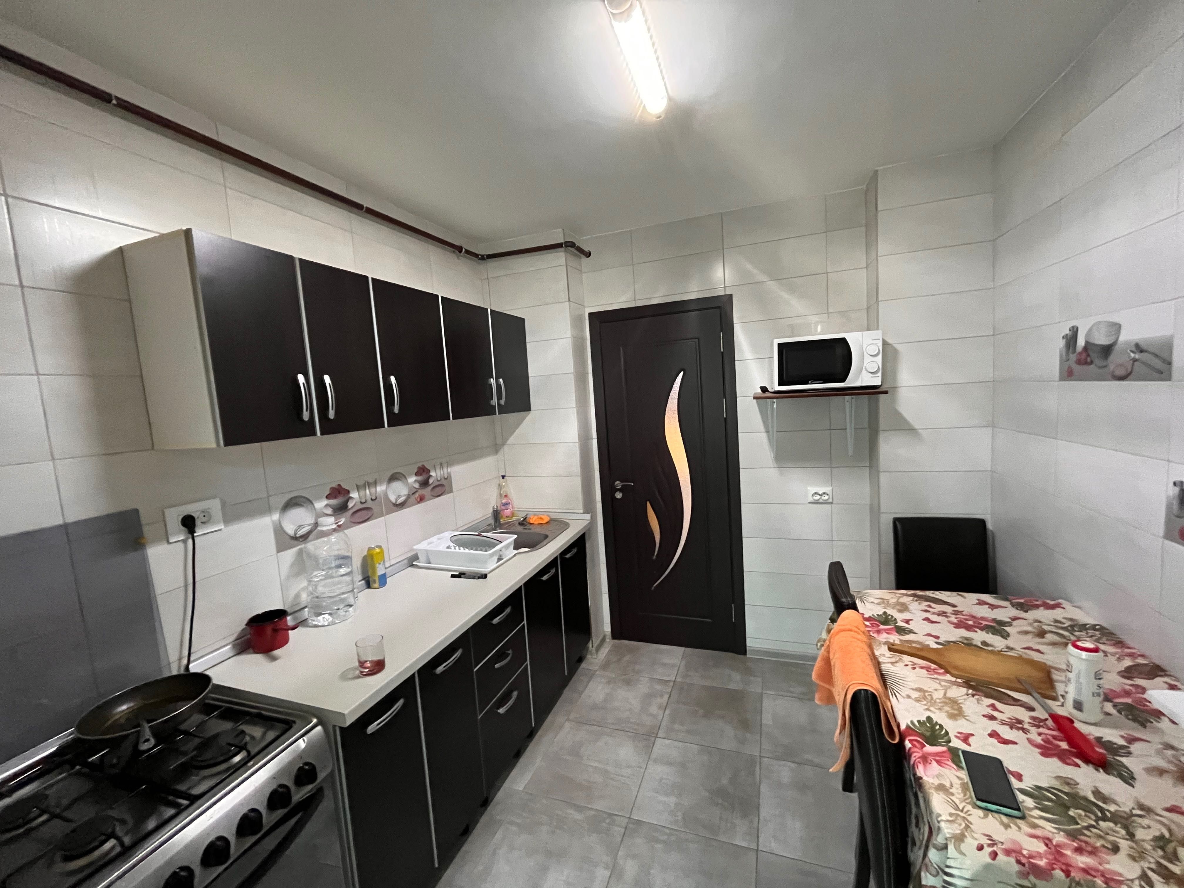 Apartament 2 camere decomandat de vanzare