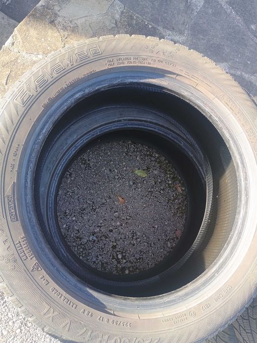 Употребявани гуми със запазен грайфер размер 17 225/50 марка Gislaved