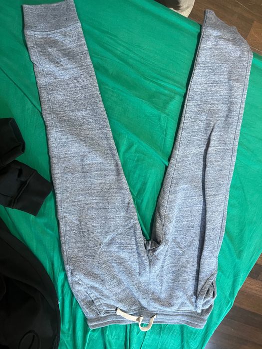 Pantaloni trening noi marimea M si L