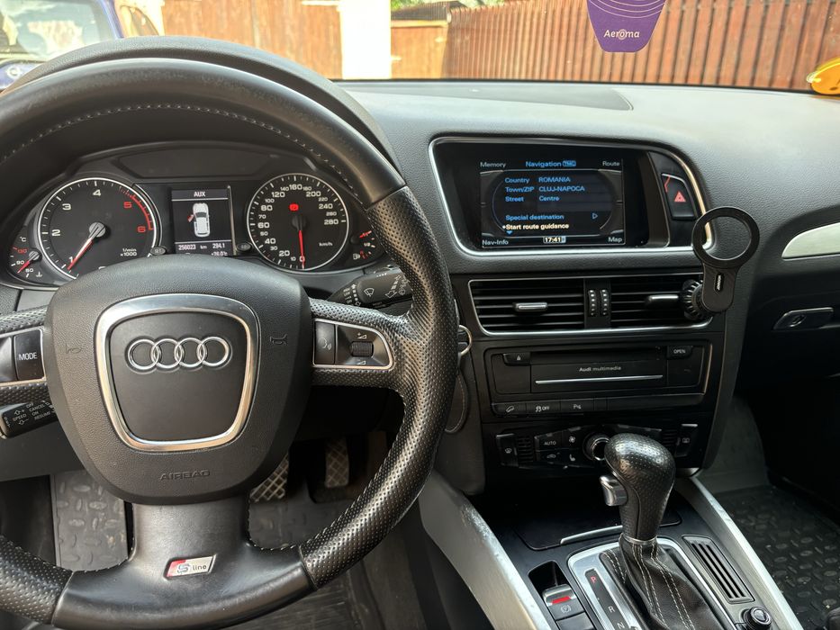 Audi Q5 S-line 2.0 TDI quattro