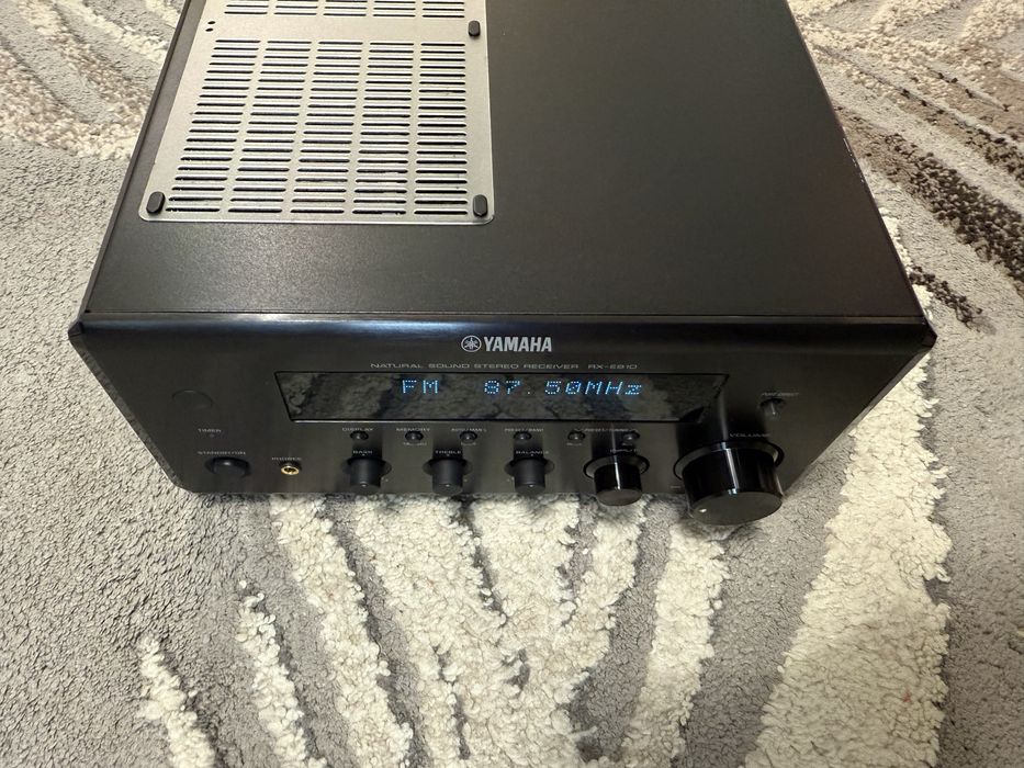 Yamaha RX-E810 мини ресивър