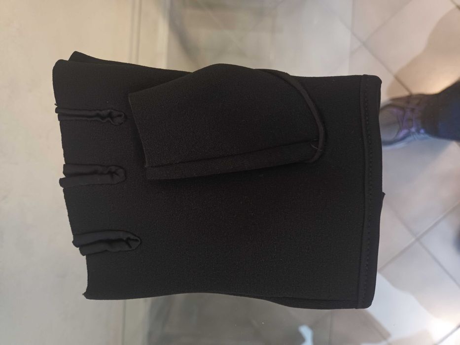 Продавам спортни  ръкавици  за  фитнес  и колелата и за моторите