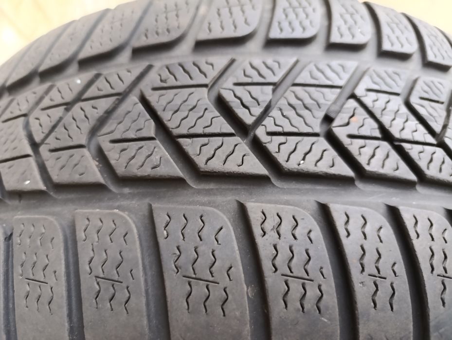 Зимни гуми Pirelli 225/45/18 dot 4122