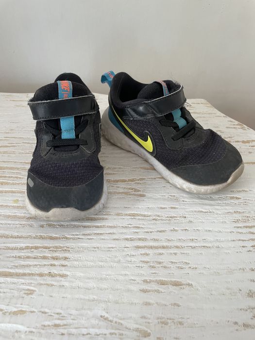 Маратонки nike 26 номер